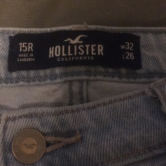 Hollister Destructed Jeans - Picture 3 of 3